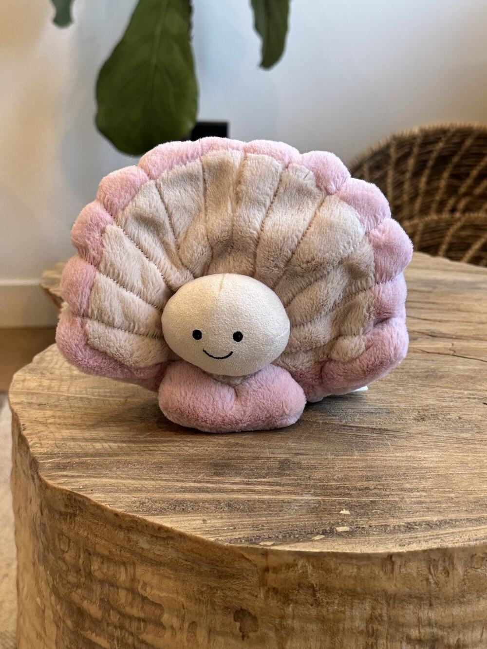Jellycat Clemmie Clam Small Pink Plush Stuffie Jelly Cat London Stuffed Animal